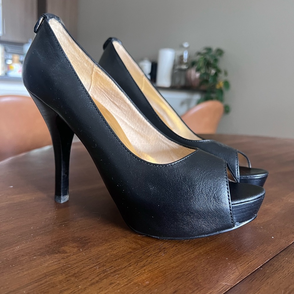 Michael Kors Black Leather Pumps